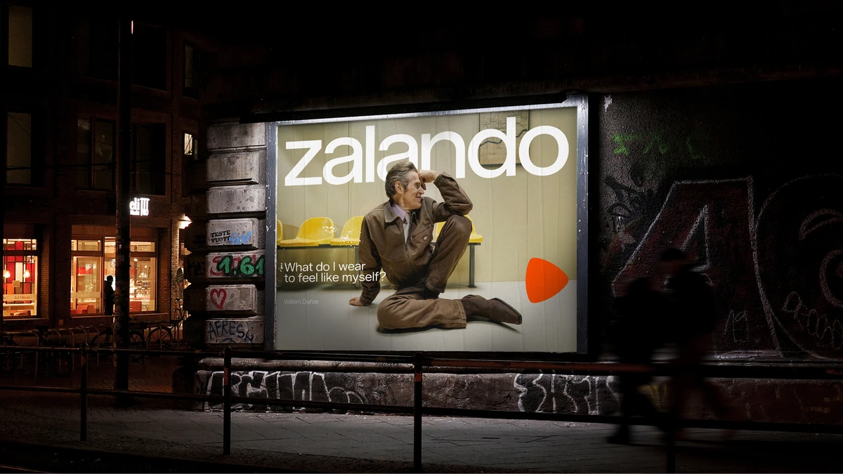 Zalando billboard at night